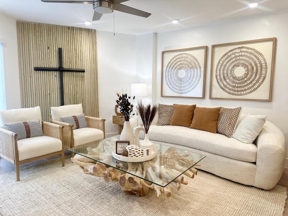 Two-Bedroom Apartment with Balcony and Sea View interior